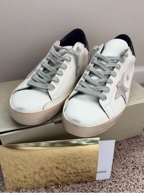 Golden Goose White Leather Low-Top Sneakers with Gray Star 41